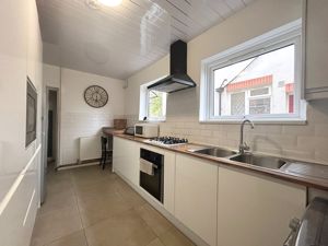 Kitchen- click for photo gallery